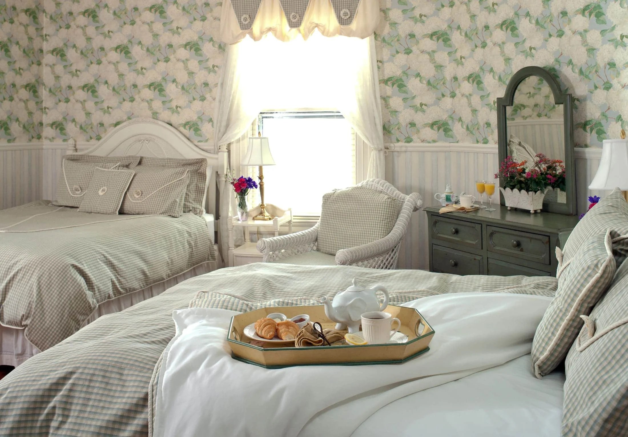 Albemarle Inn