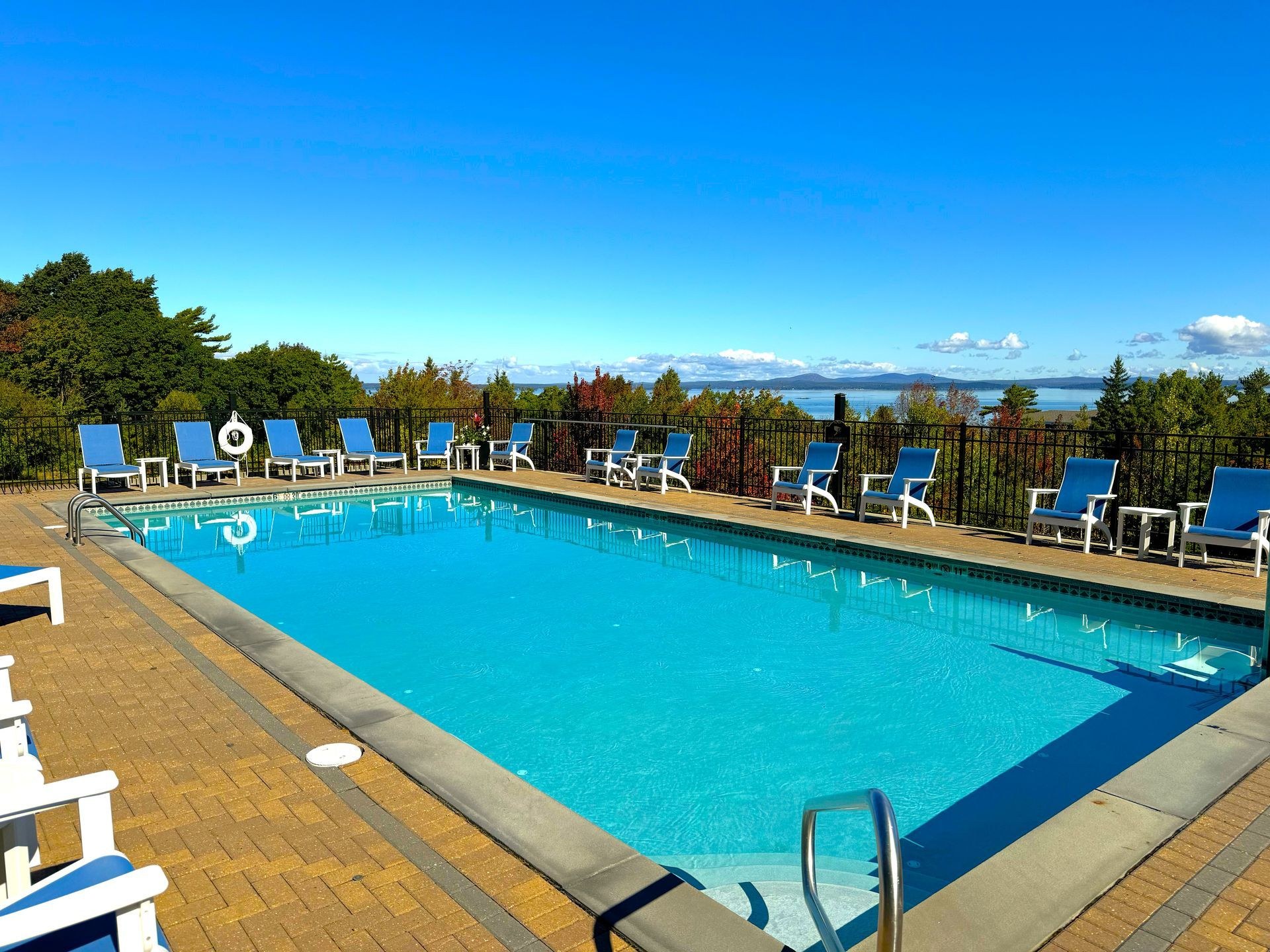 Atlantic Eyrie Lodge