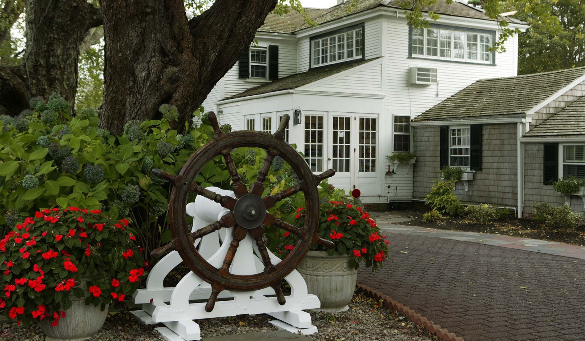 Captain's House Inn
