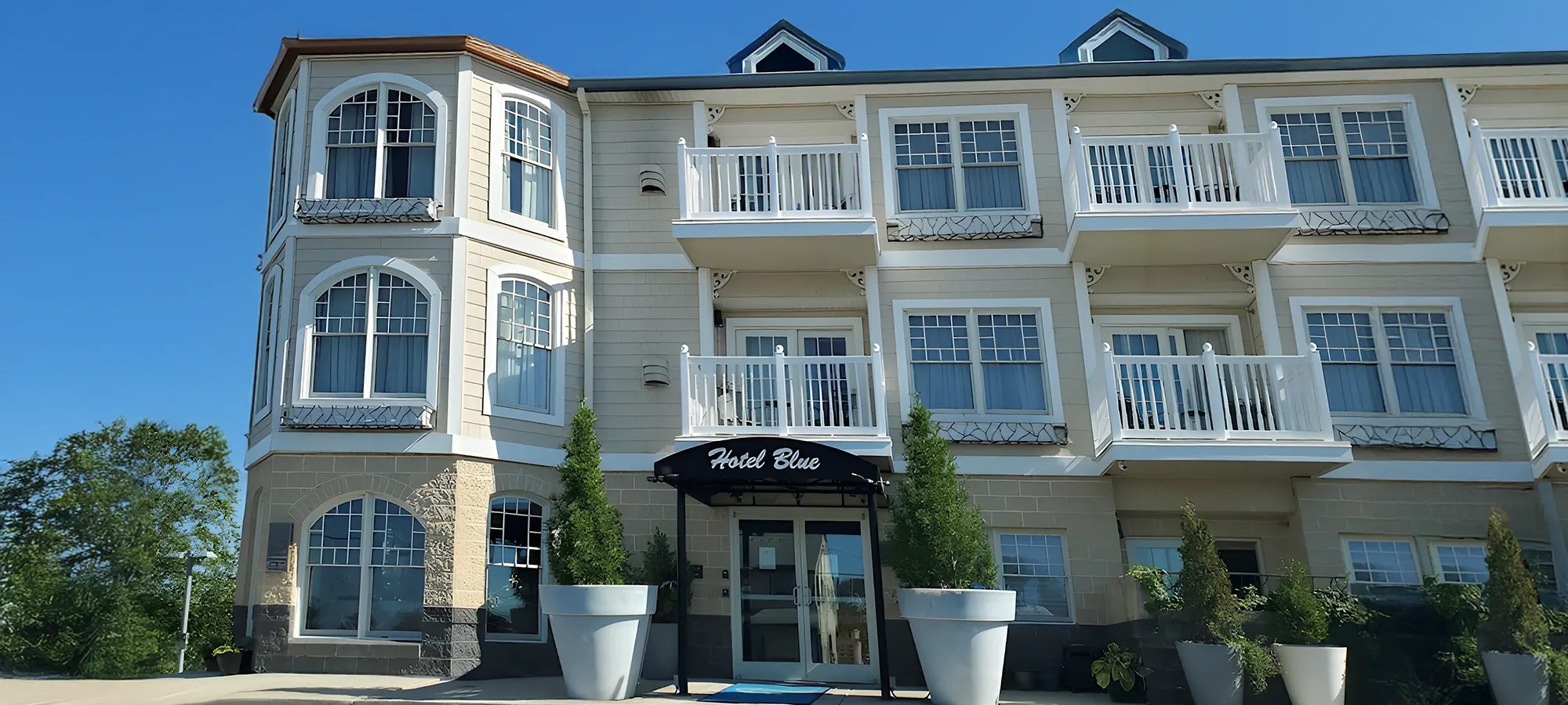 Hotel Blue