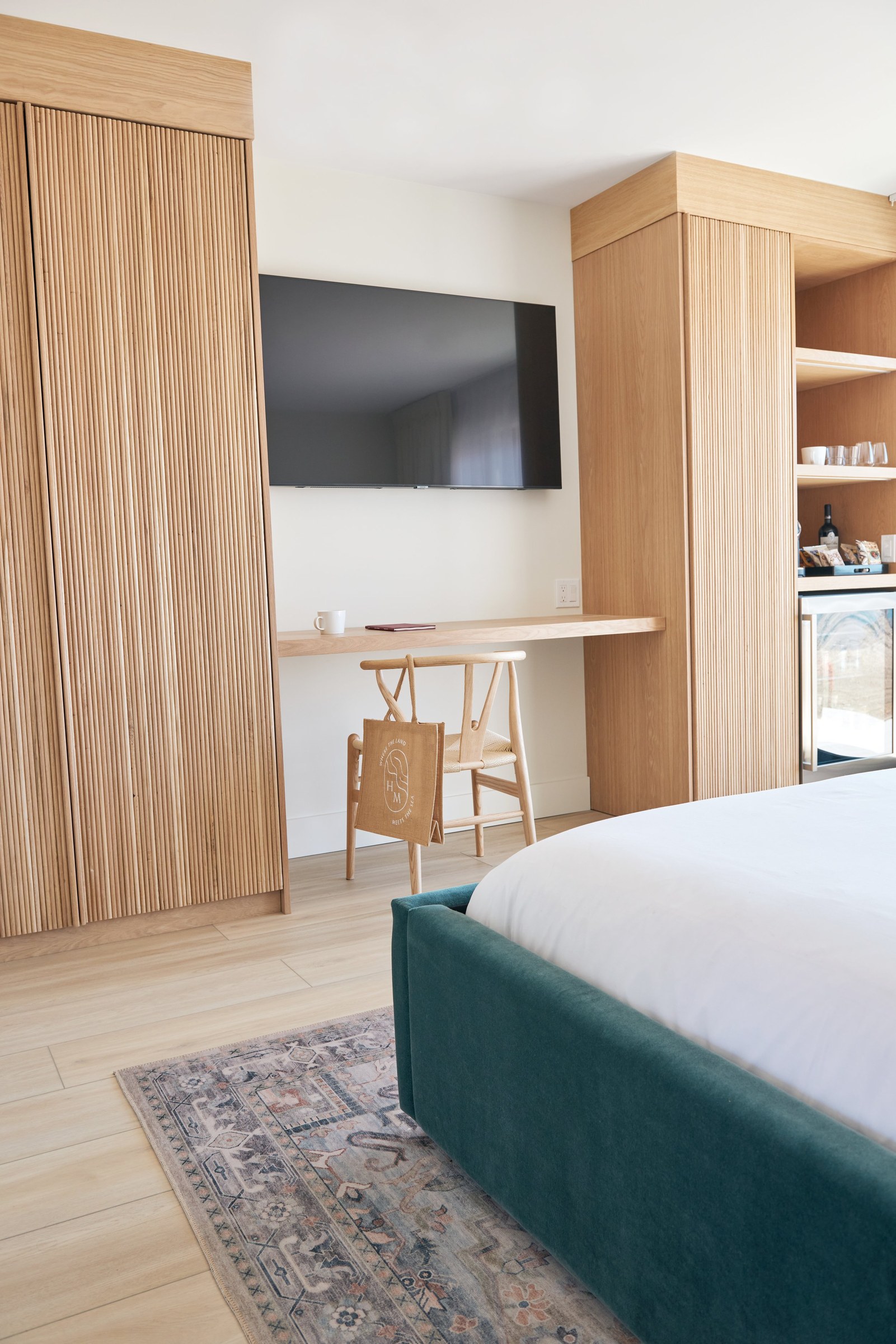 Hotel Moraine — 2