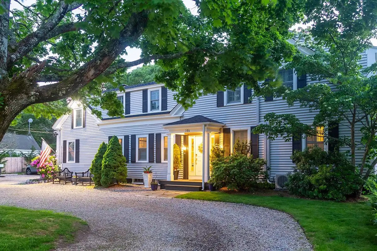 Platinum Pebble Boutique Inn — 1