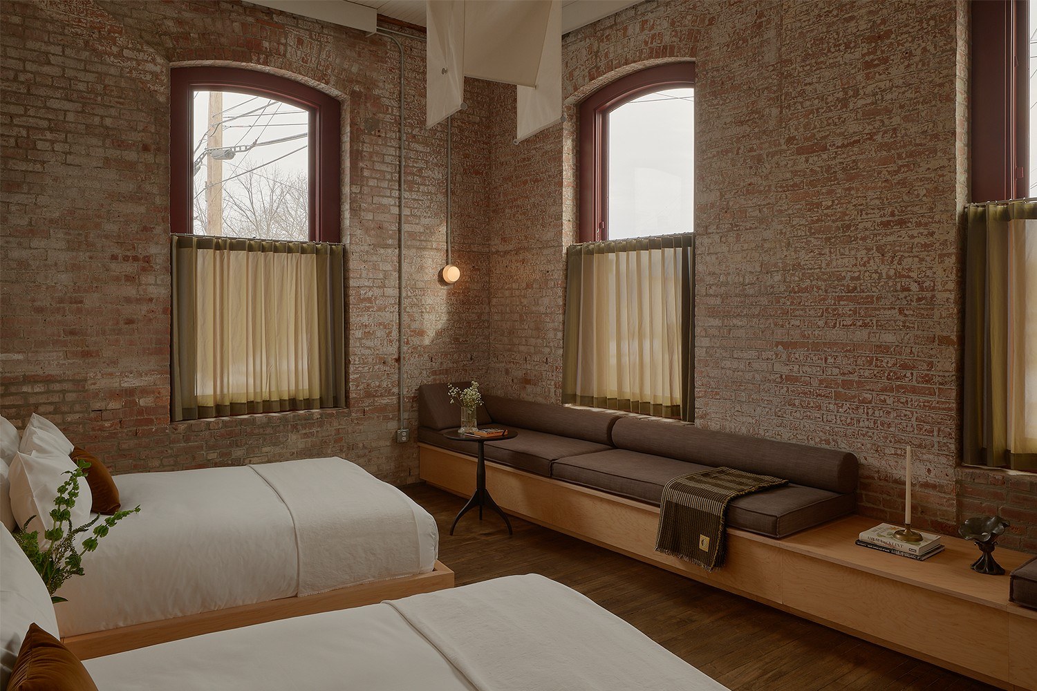 Pocketbook Hotel & Baths — 4