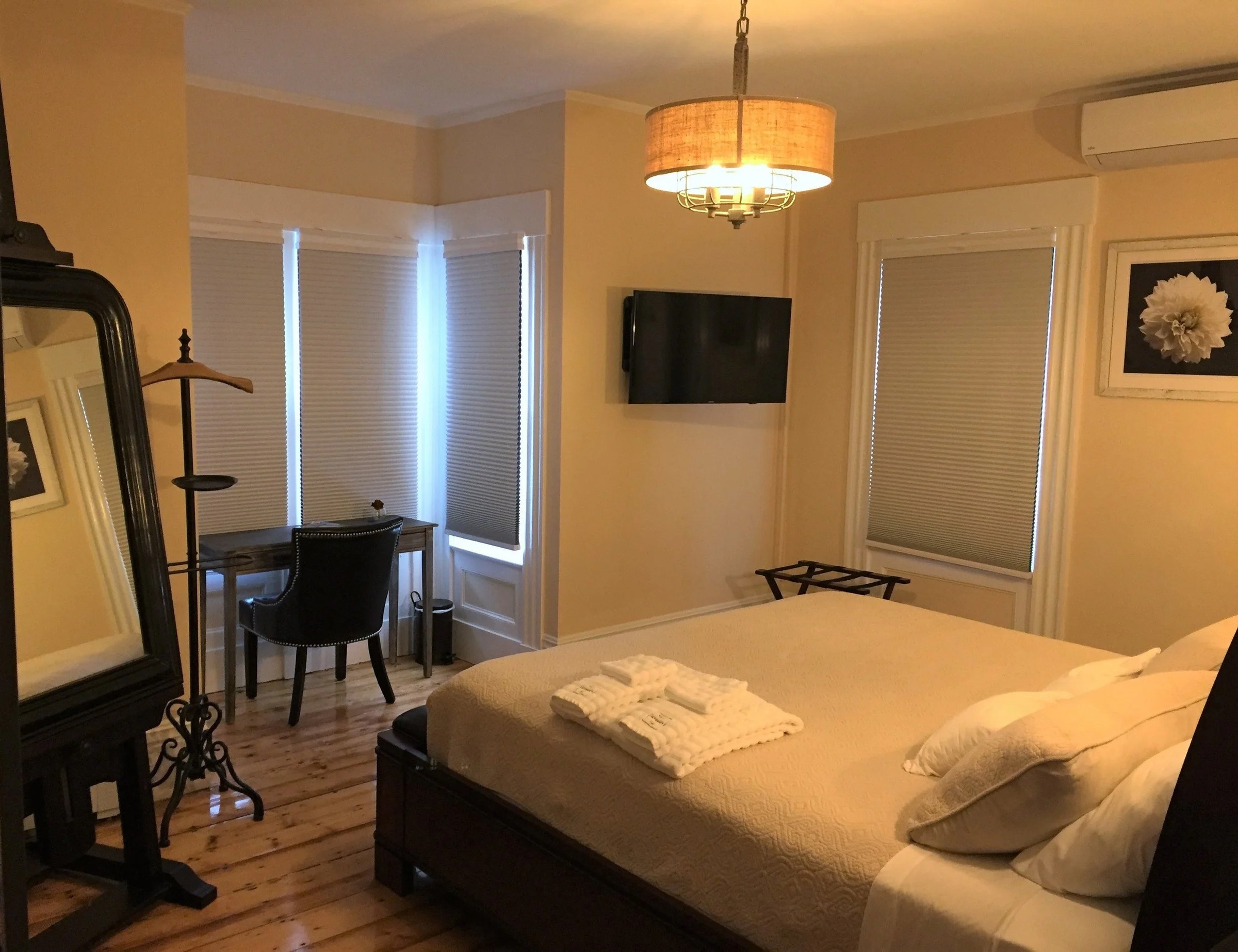 Sea Street Inn — 1