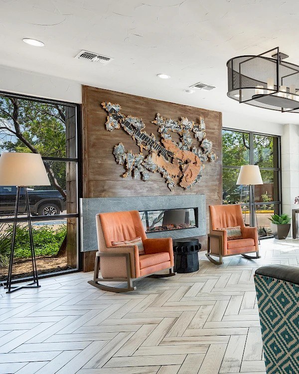 Fredericksburg Inn & Suites — 2