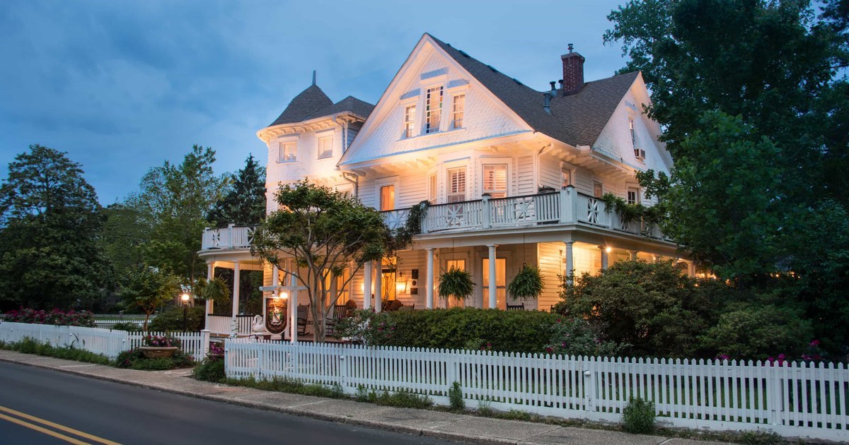The White Doe Inn — 3