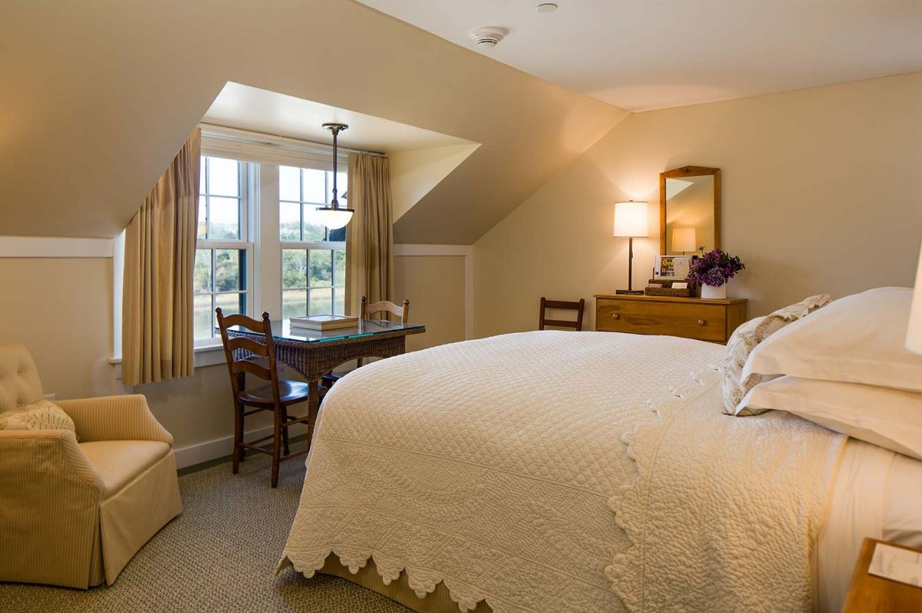 Weekapaug Inn
